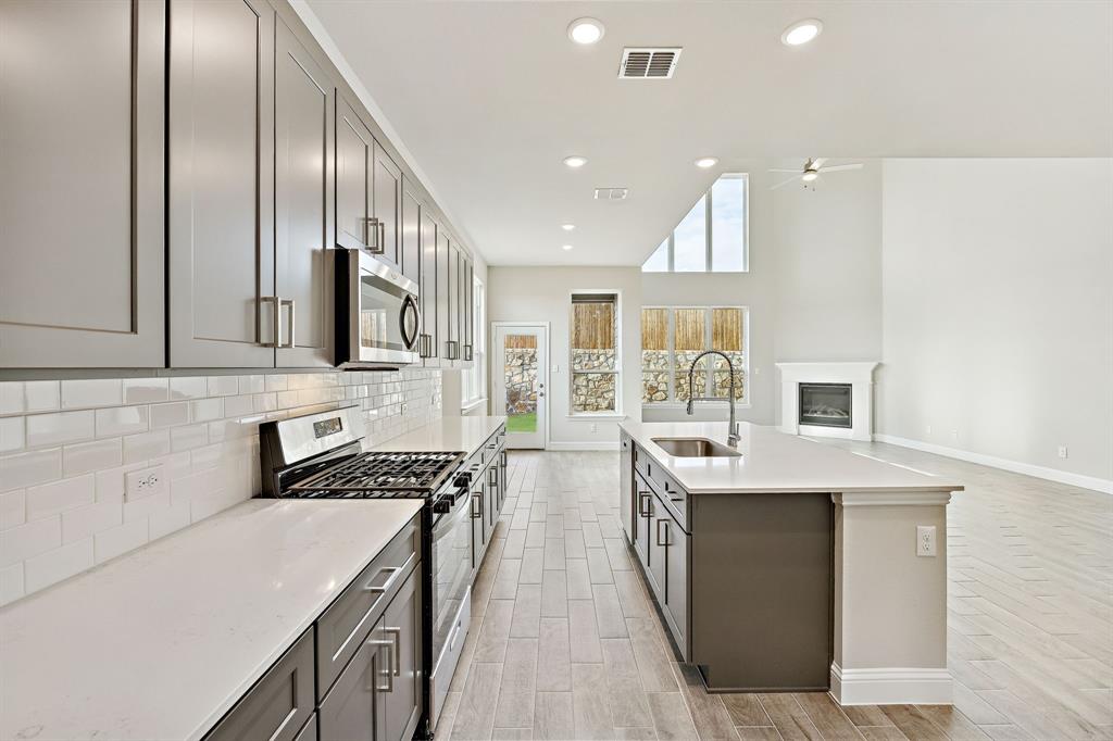 1426 Greenbriar Boulevard