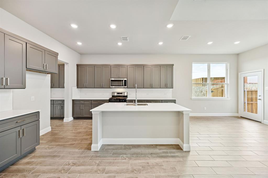 1426 Greenbriar Boulevard