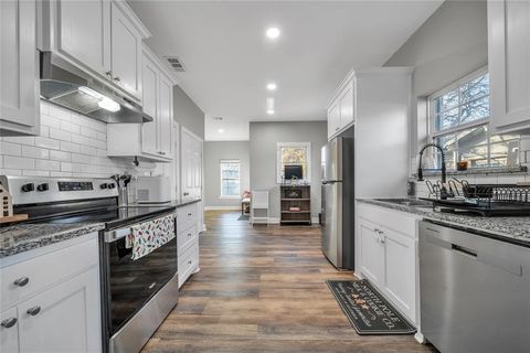 Tiny photo for 820 Marion Avenue, Fort Worth, TX 76104 (MLS # 21201253)