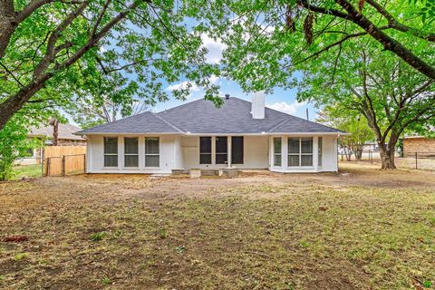 A home in Lake Dallas