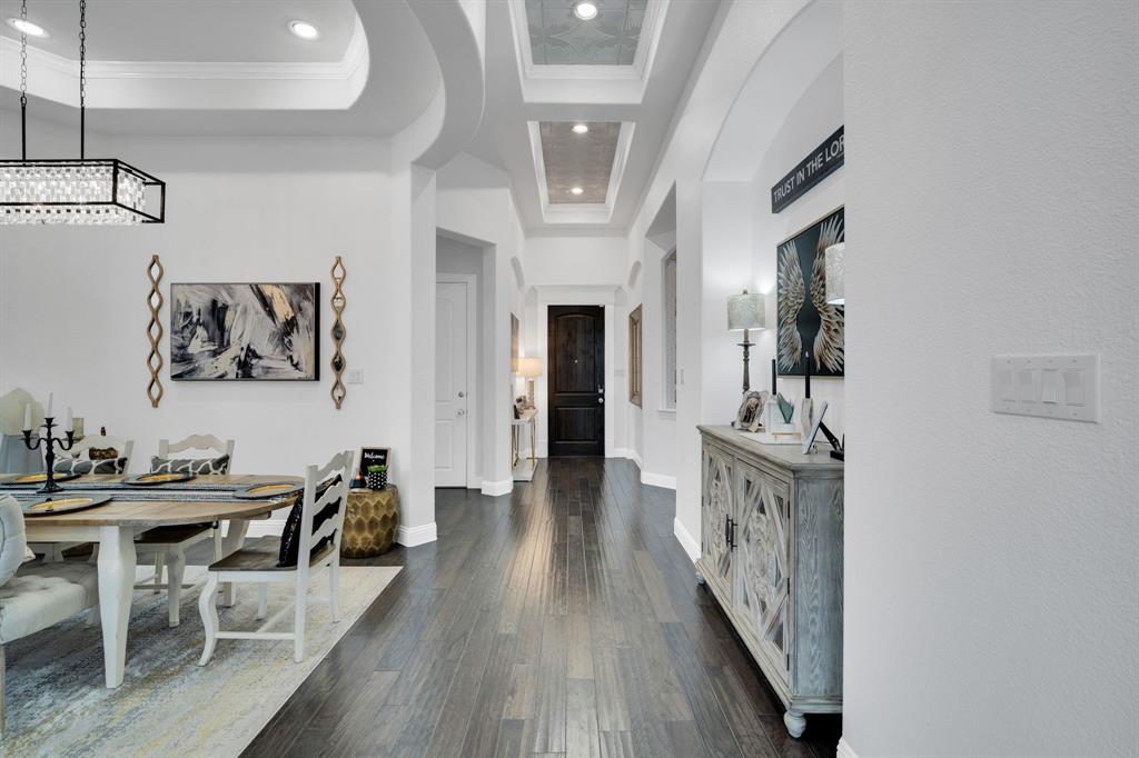 2881 Clearwater Drive