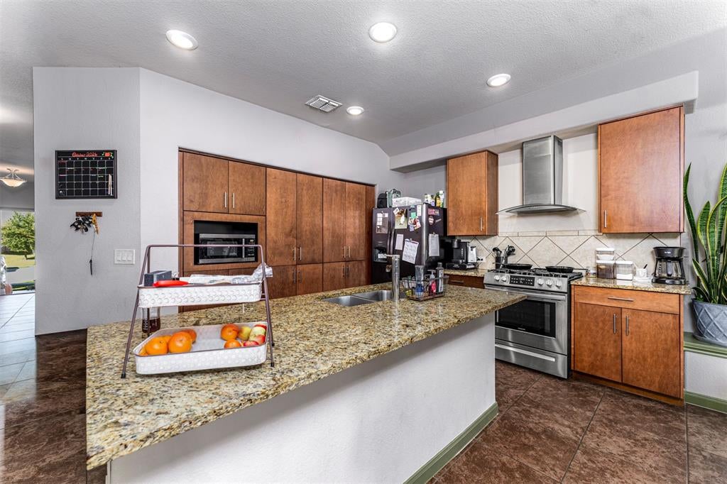 1140 Nighthawk Trail