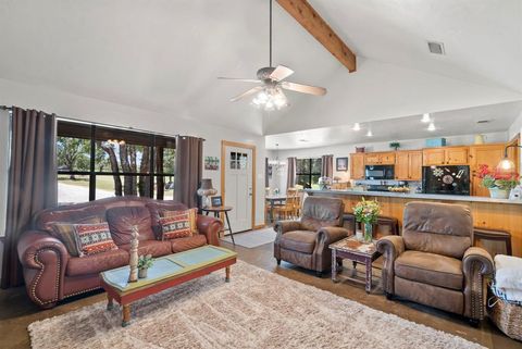 A home in Palo Pinto