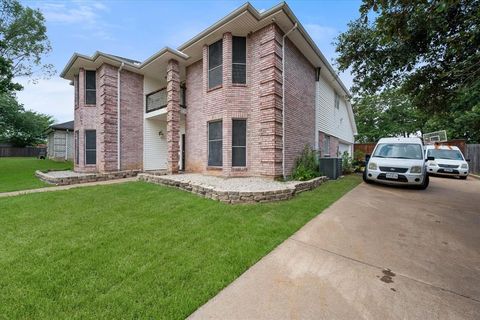 A home in Kennedale