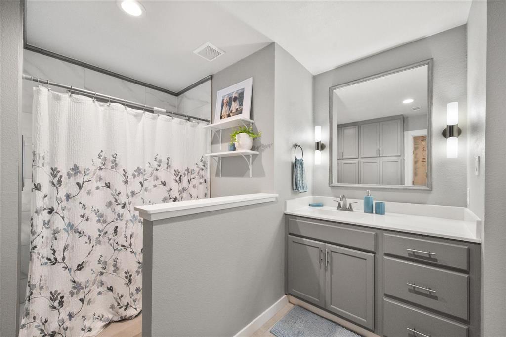 Indian Crk #2 Condo - Residential