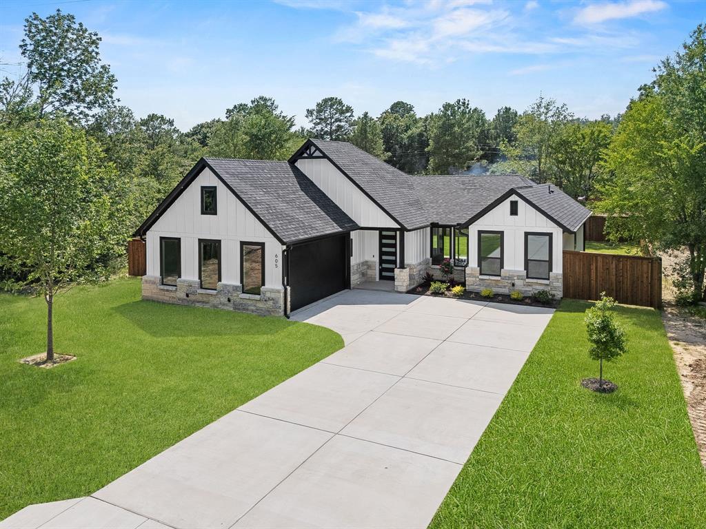 605 Utopia Road