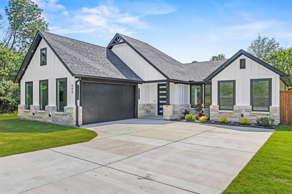 605 Utopia Road