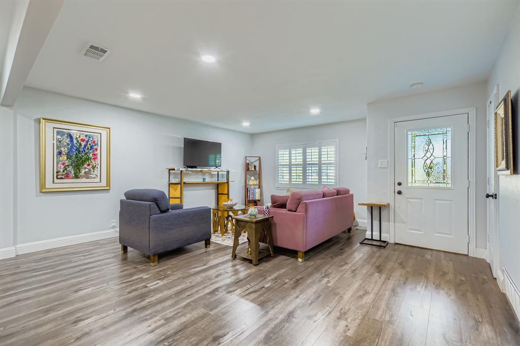 2506 Highwood Drive
