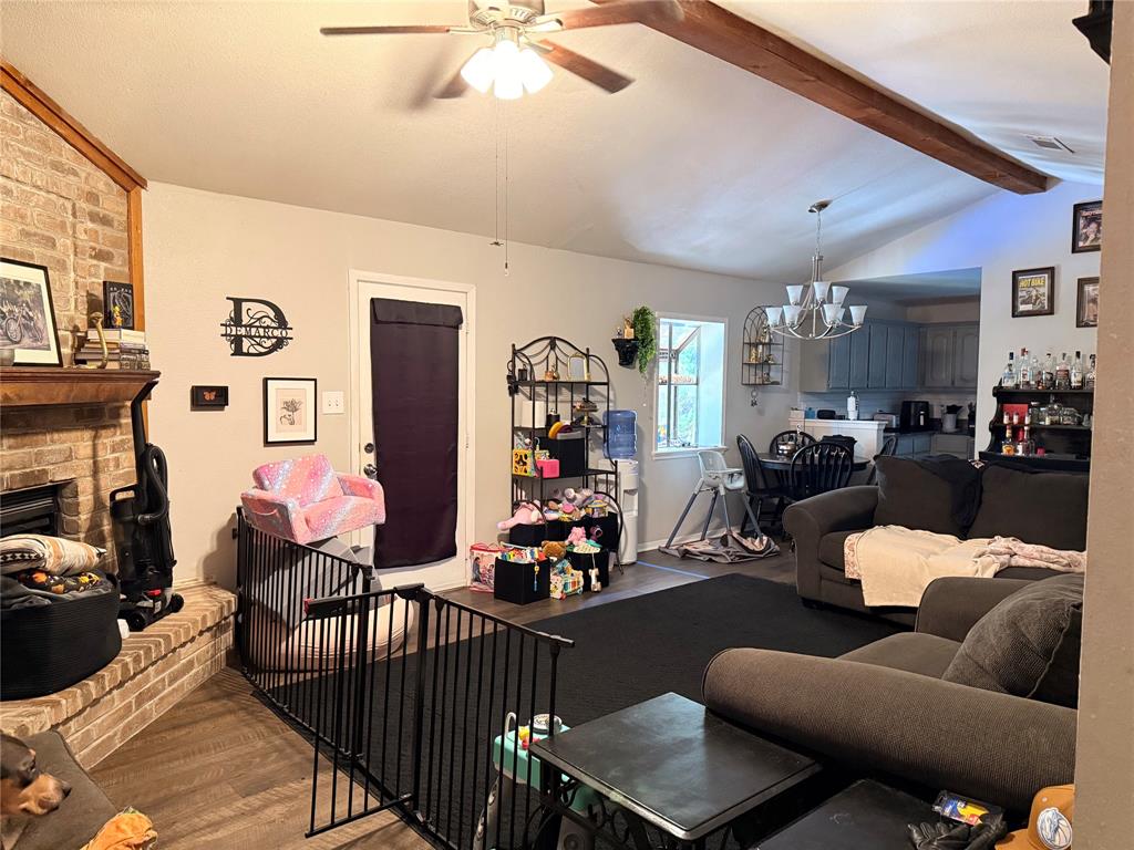 825 Oak Grove Lane