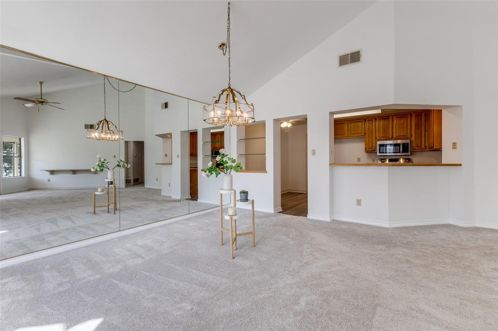 Heritage On The Lake-Waterfron - Residential