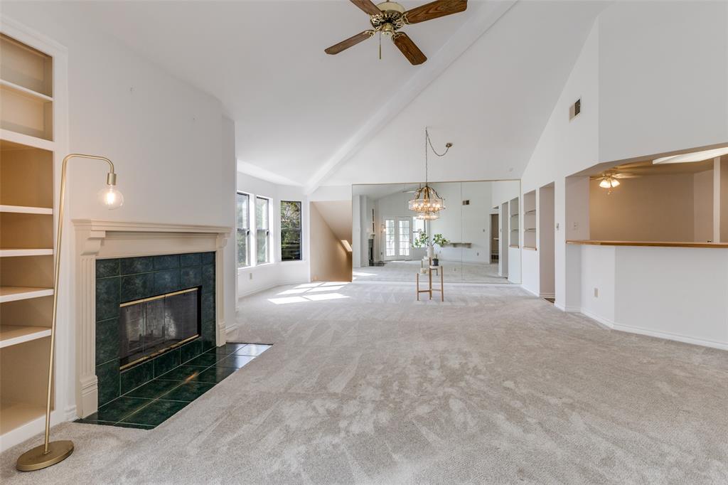 Heritage On The Lake-Waterfron - Residential