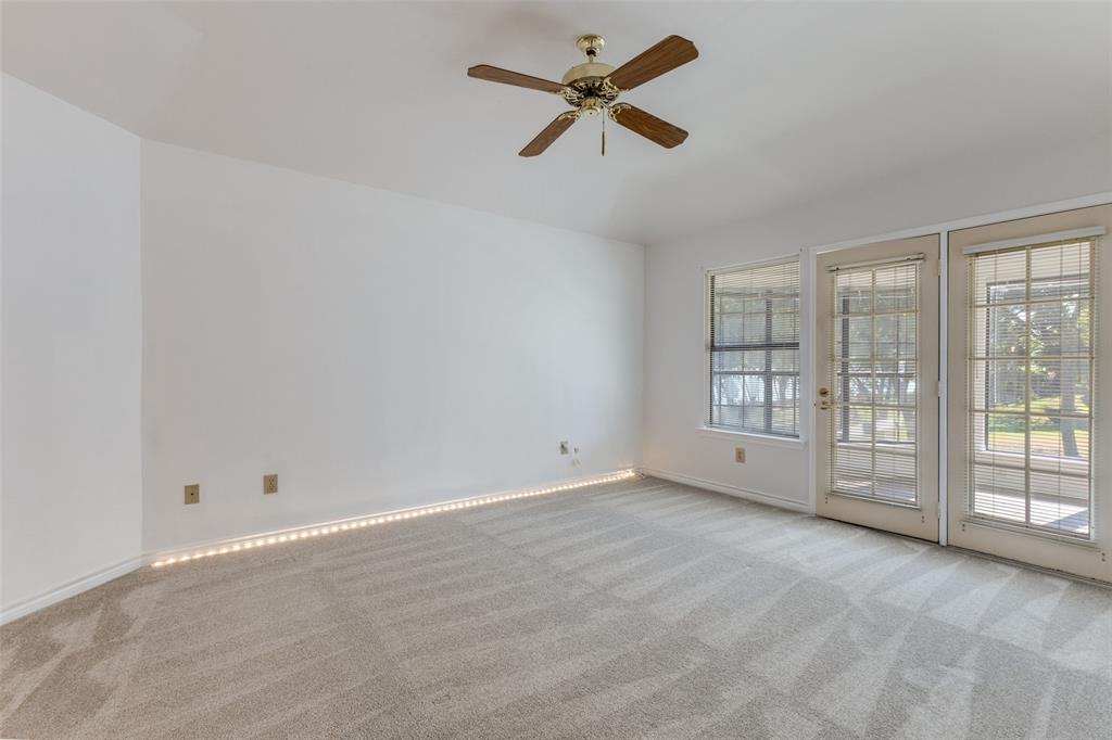 Heritage On The Lake-Waterfron - Residential