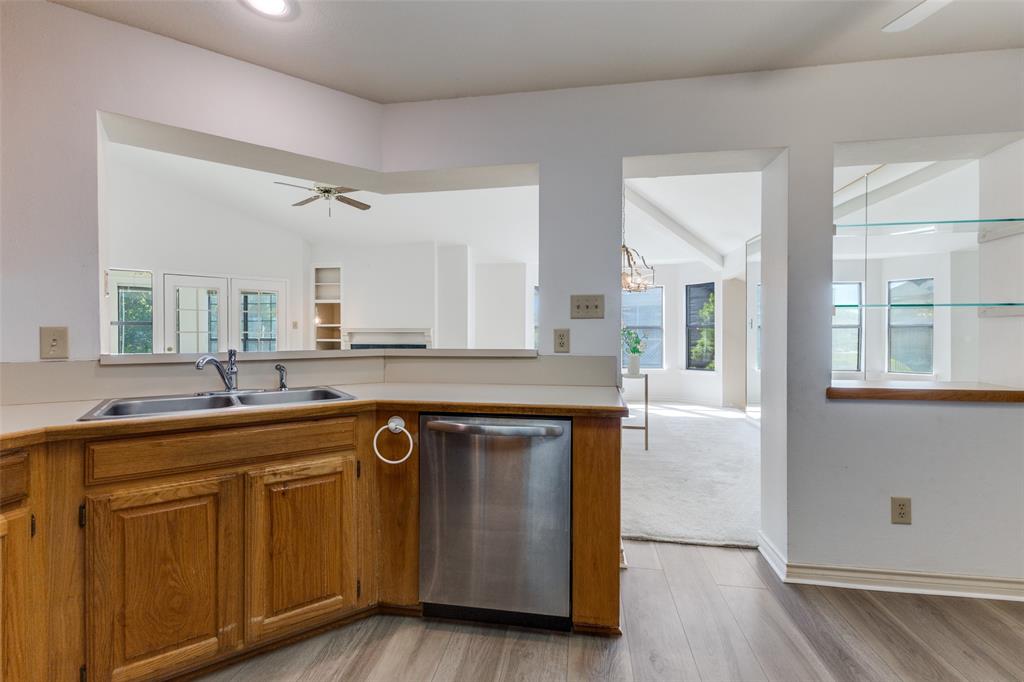 Heritage On The Lake-Waterfron - Residential