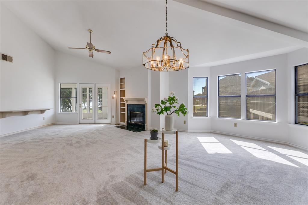 Heritage On The Lake-Waterfron - Residential