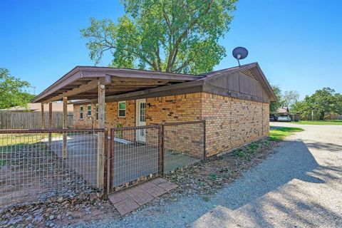 A home in Mineral Wells