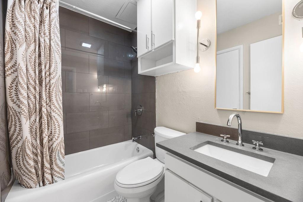 Chamberlain Arlington Heights - Residential Lease