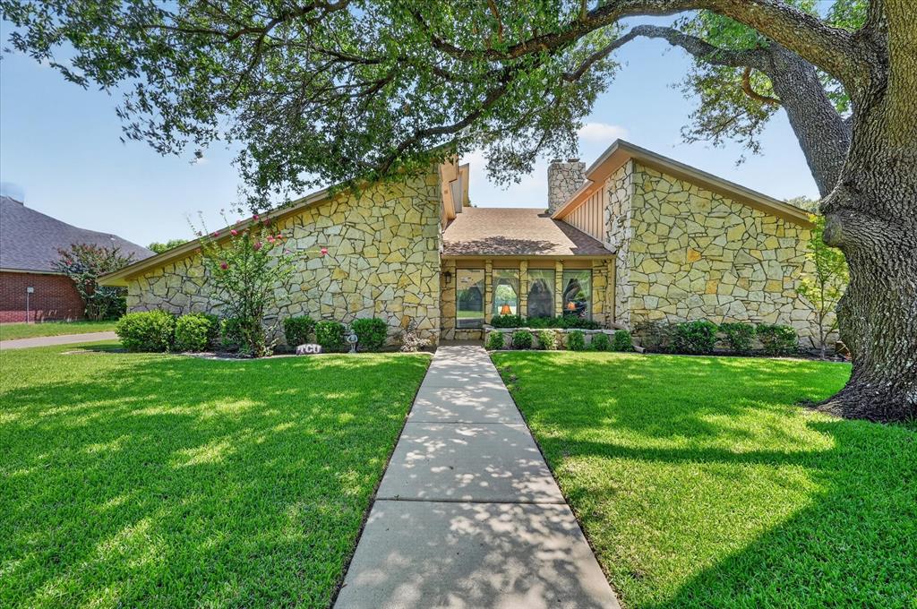 4001 Snow Creek Drive
