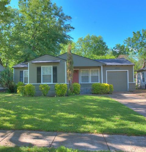 Photo of 1212 Marshalldale Drive, Arlington, TX 76013 (MLS # 21244953)