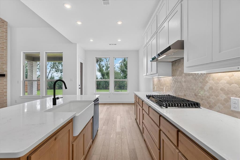1905 Channel Island Lane
