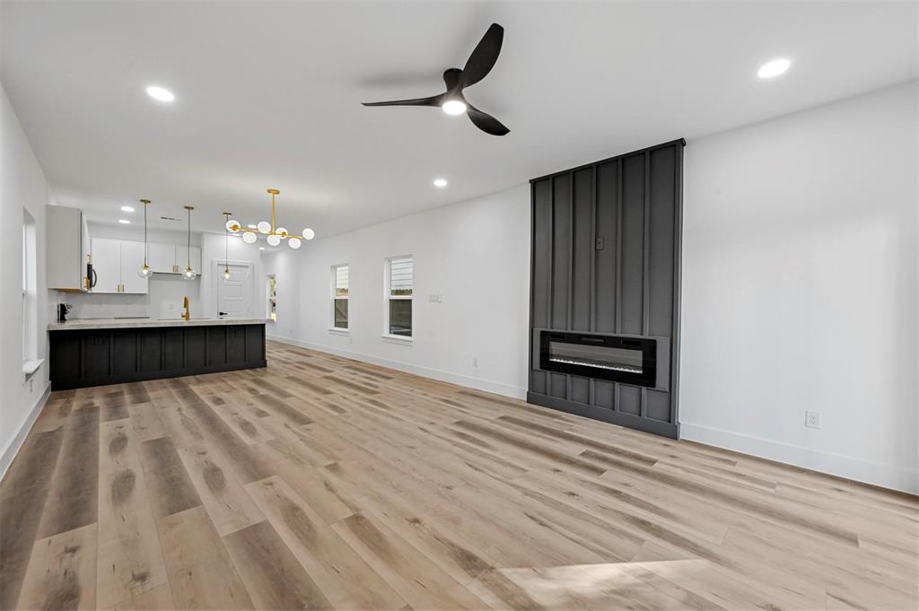 Lincoln Manor 2 - Residential Lease