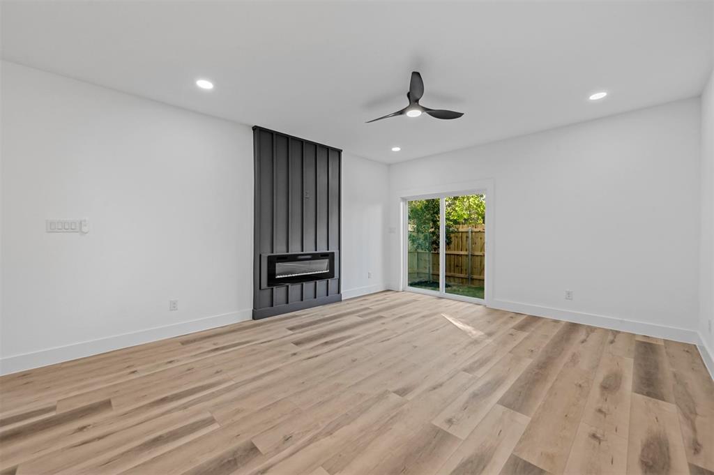 Lincoln Manor 2 - Residential Lease