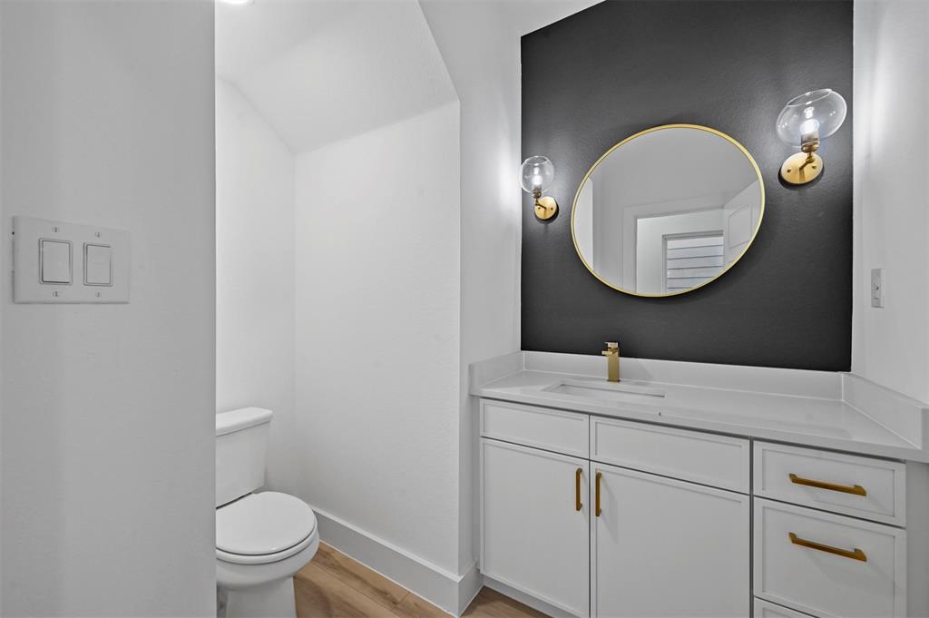 Lincoln Manor 2 - Residential Lease