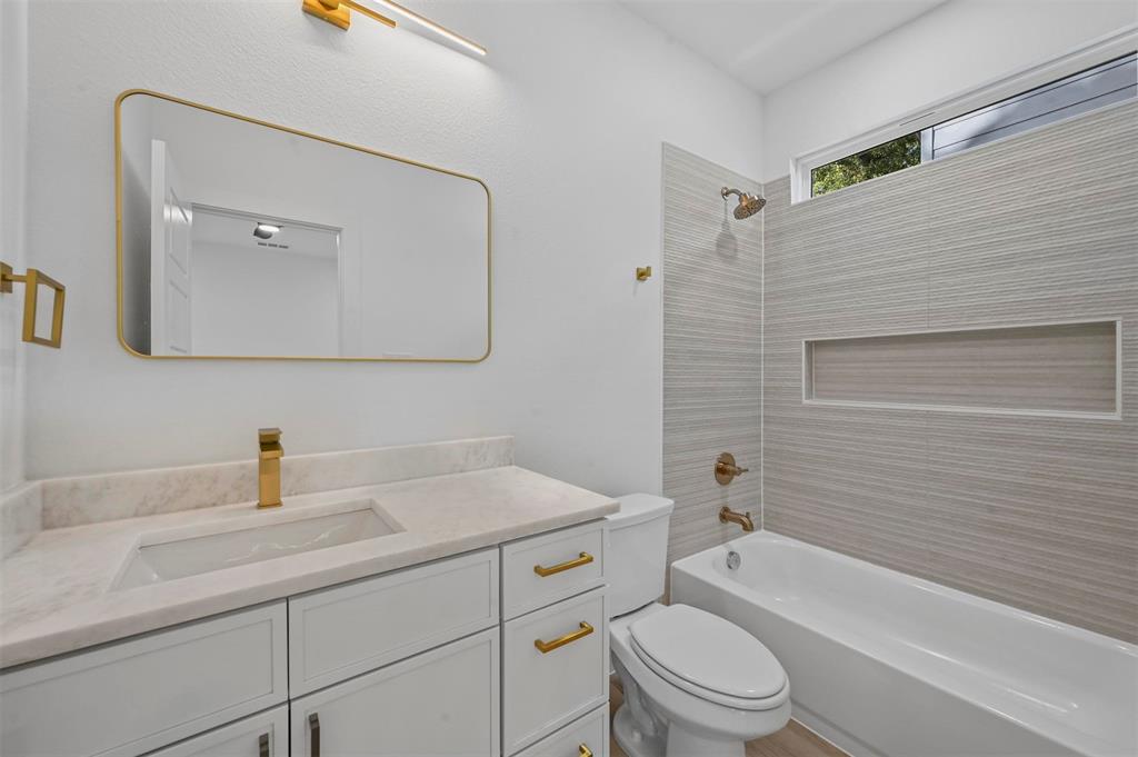 Lincoln Manor 2 - Residential Lease