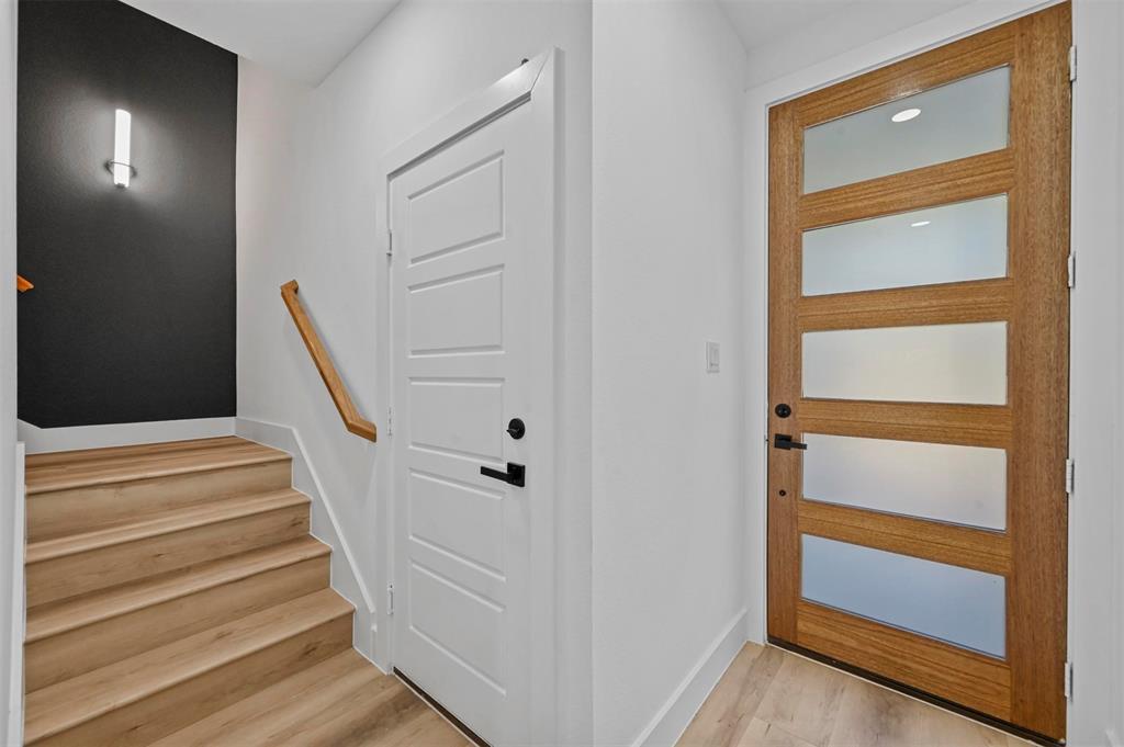 Lincoln Manor 2 - Residential Lease