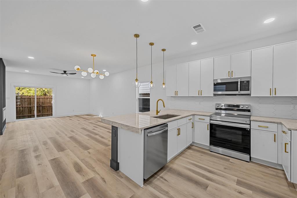 Lincoln Manor 2 - Residential Lease