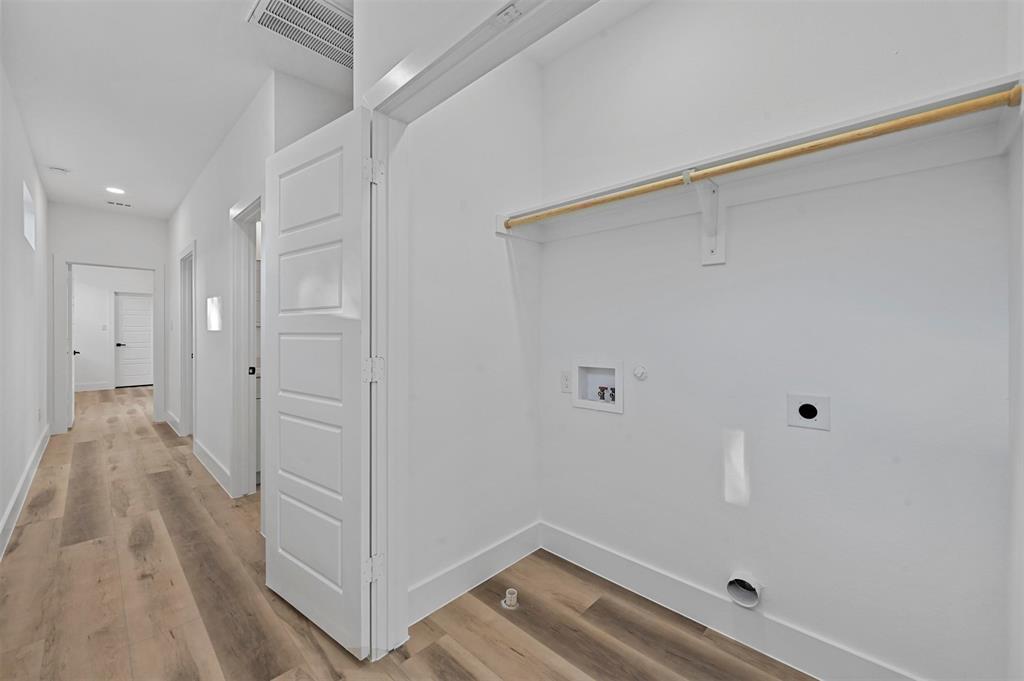 Lincoln Manor 2 - Residential Lease