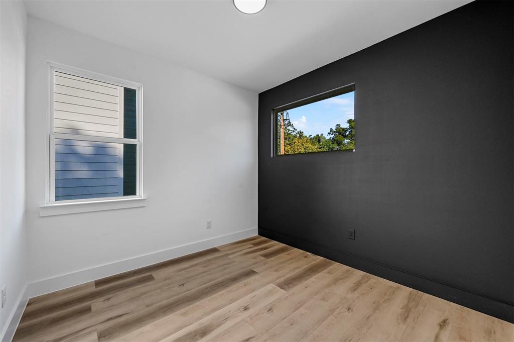 Lincoln Manor 2 - Residential Lease