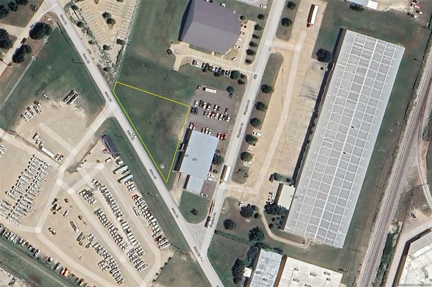 1 acre for Lease or Build to Suit.  The lot is located in a very convenient location in the NEQ of I-35E and U.S. Hwy. 287 Bypass behind Baylor Scott & White Hospital.  The property is zoned Heavy Industrial, which will allow for many uses.  With the convenience of access to both I-35E and U.S. Hwy. 287 Bypass, this location could be ideal for many different types of businesses.