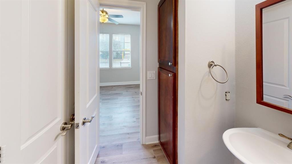 4904 Live Oak Street 1