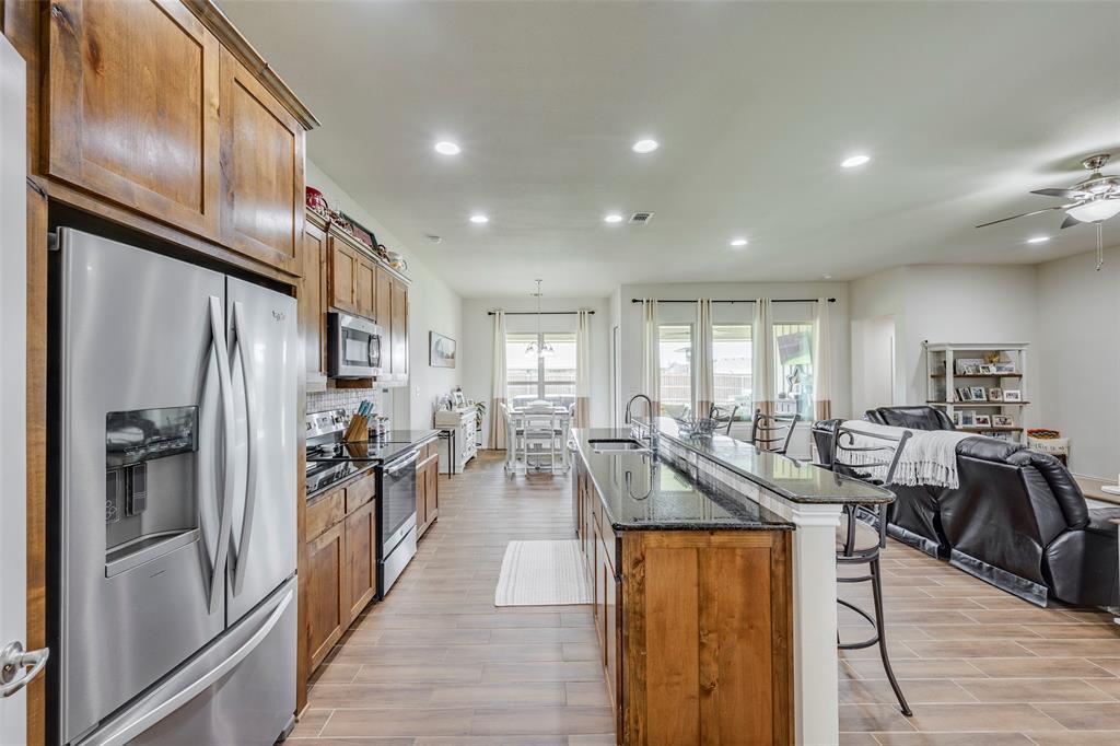 Granbury, Texas 76049, United States, 4 Bedrooms Bedrooms, ,3 BathroomsBathrooms,Residential,Active,167560