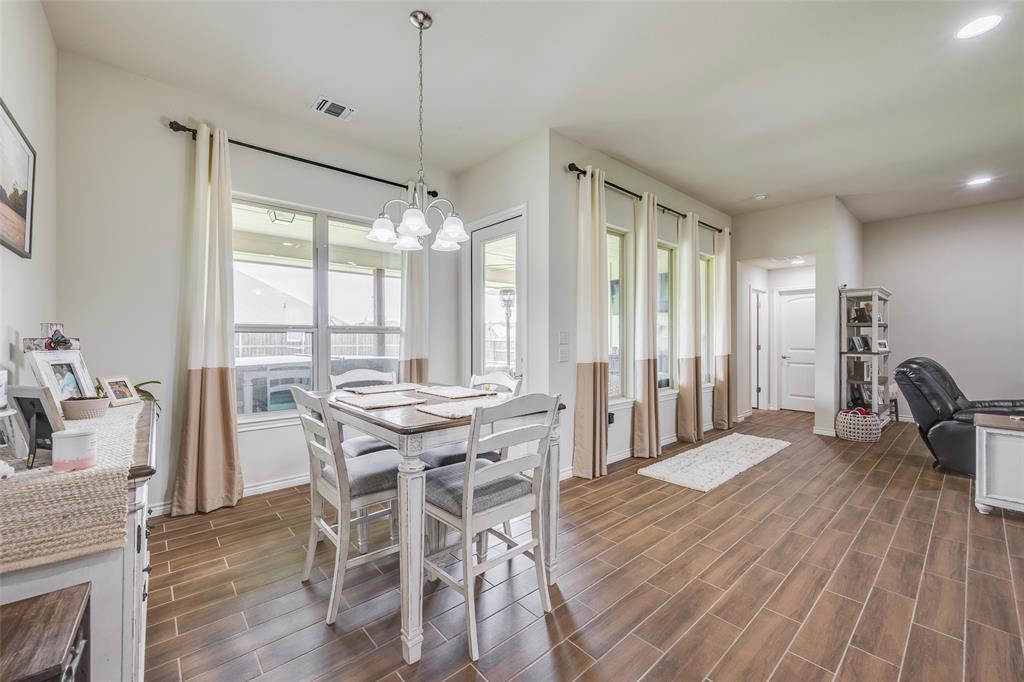 Granbury, Texas 76049, United States, 4 Bedrooms Bedrooms, ,3 BathroomsBathrooms,Residential,Active,167560