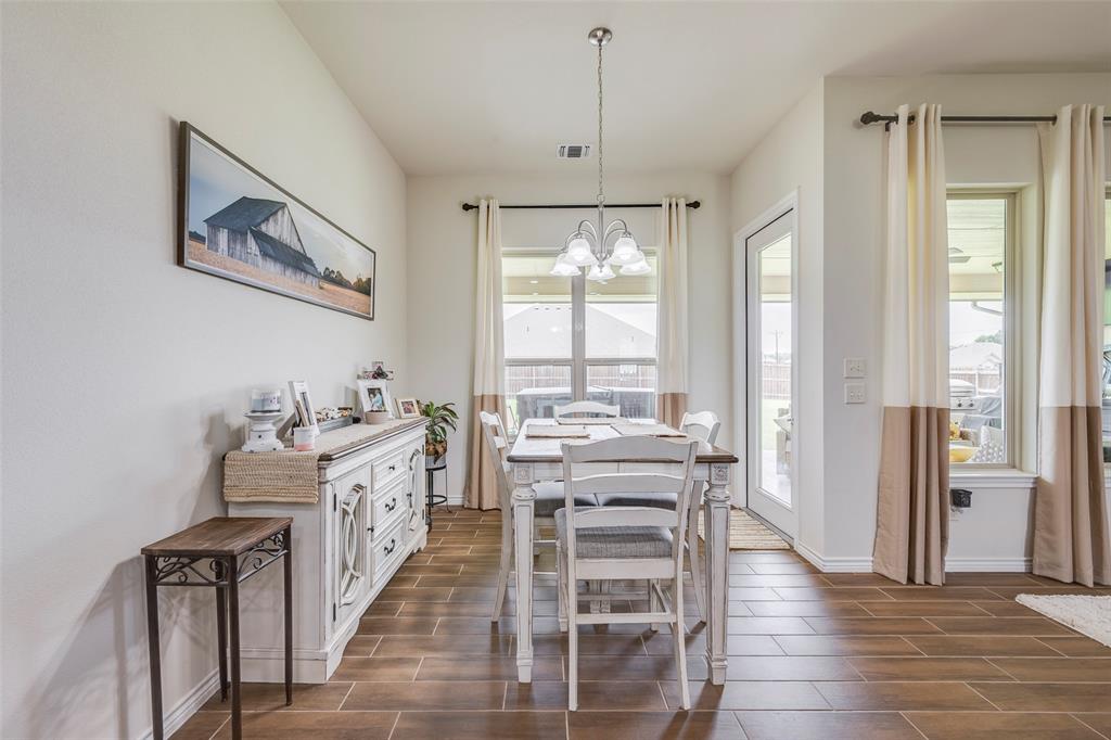 Granbury, Texas 76049, United States, 4 Bedrooms Bedrooms, ,3 BathroomsBathrooms,Residential,Active,167560