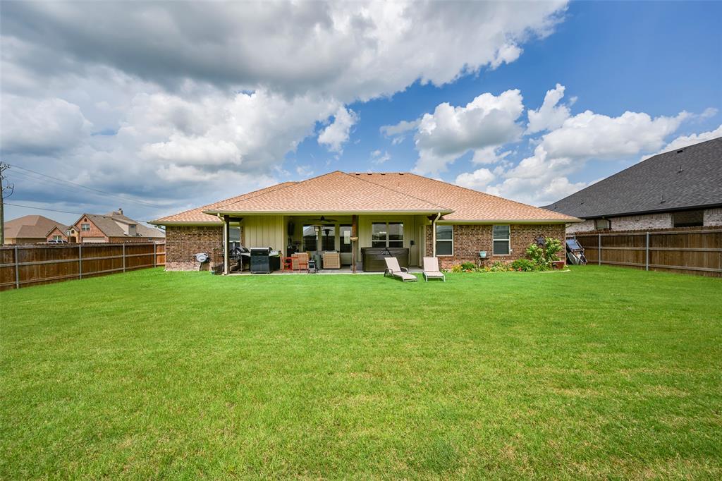 Granbury, Texas 76049, United States, 4 Bedrooms Bedrooms, ,3 BathroomsBathrooms,Residential,Active,167560