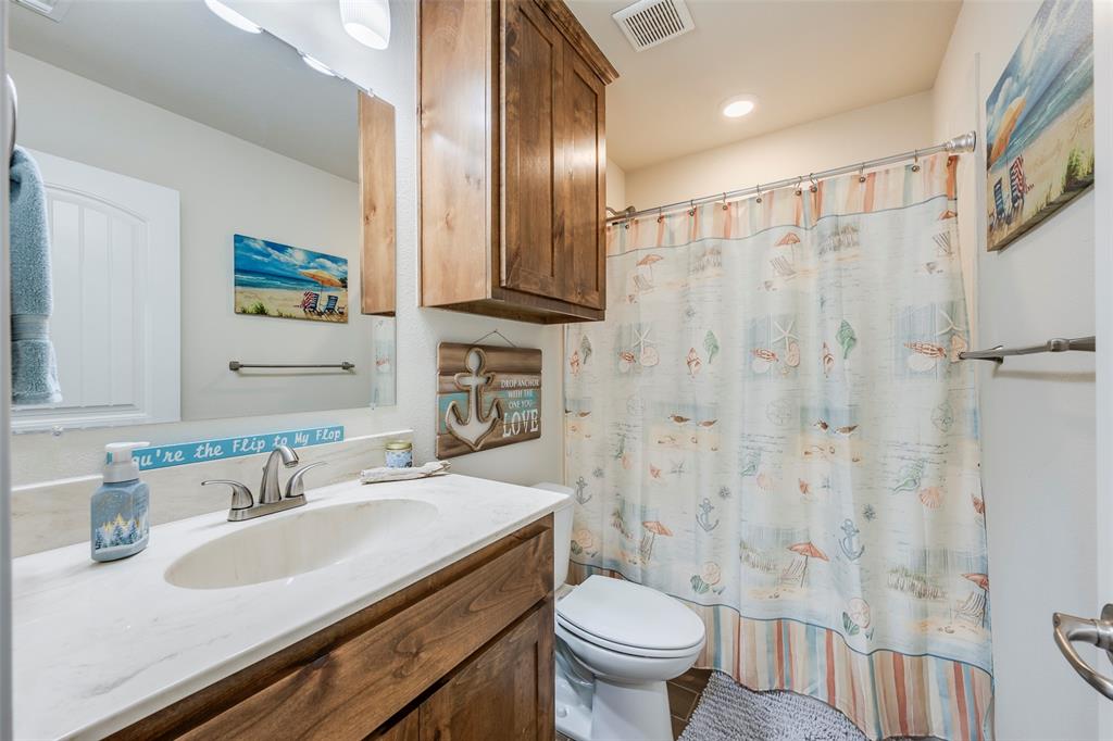 Granbury, Texas 76049, United States, 4 Bedrooms Bedrooms, ,3 BathroomsBathrooms,Residential,Active,167560