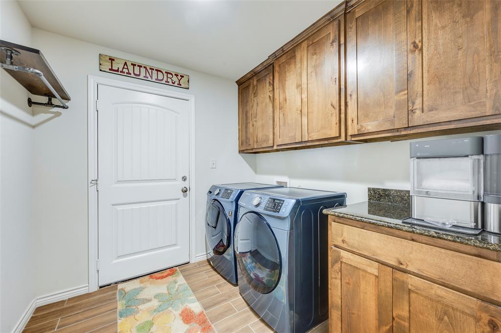 Granbury, Texas 76049, United States, 4 Bedrooms Bedrooms, ,3 BathroomsBathrooms,Residential,Active,167560