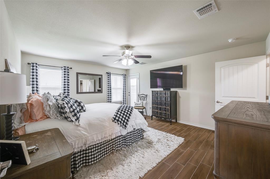 Granbury, Texas 76049, United States, 4 Bedrooms Bedrooms, ,3 BathroomsBathrooms,Residential,Active,167560