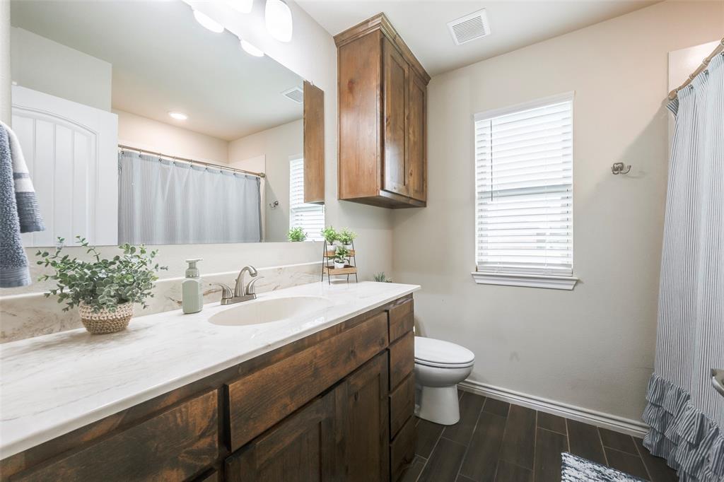 Granbury, Texas 76049, United States, 4 Bedrooms Bedrooms, ,3 BathroomsBathrooms,Residential,Active,167560