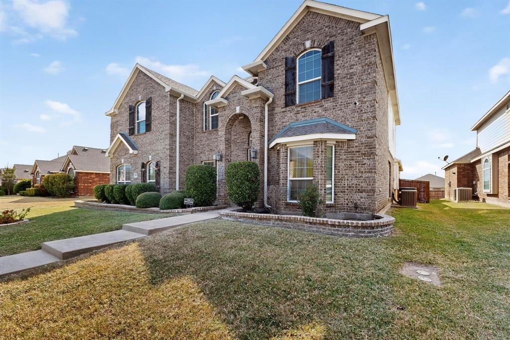 317 Wisteria Way
