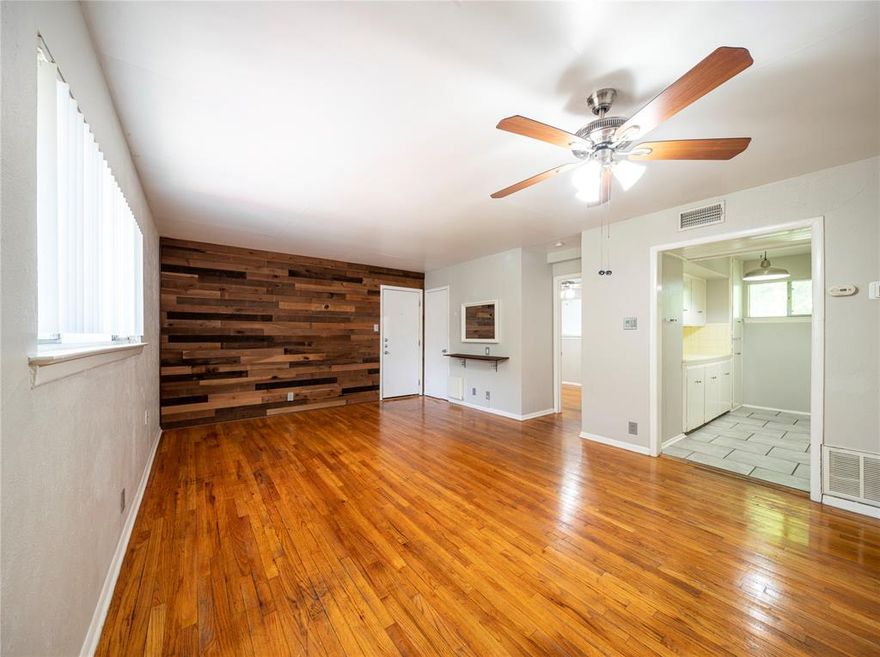 AVAILABLE NOW
No Pets. No Smoking.
We pay Trash. You pay Water, Electric, and Gas.
This upstairs unit features hardwood floors and a wood accent wall.