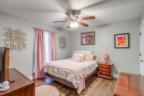 Tiny photo for 407 Grayson Ct, Joshua, TX 76058 (MLS # 21101933)