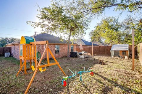Tiny photo for 407 Grayson Ct, Joshua, TX 76058 (MLS # 21101933)