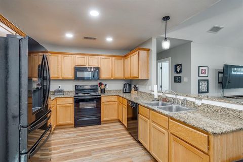 Tiny photo for 407 Grayson Ct, Joshua, TX 76058 (MLS # 21101933)