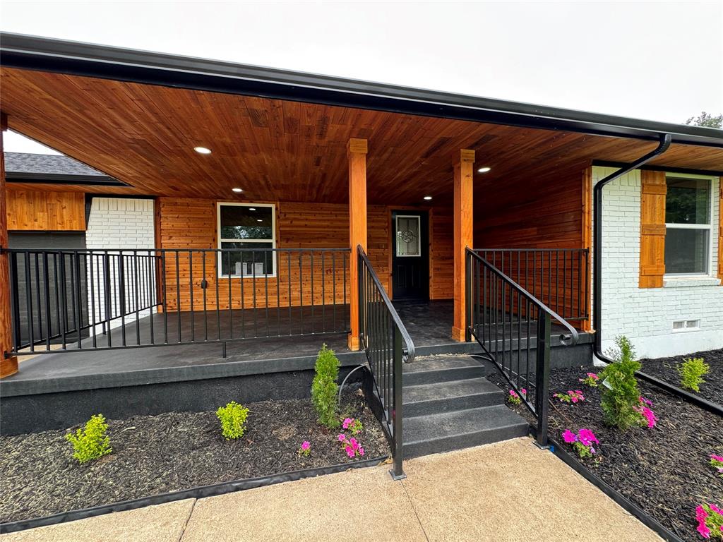 806 Jungle Drive