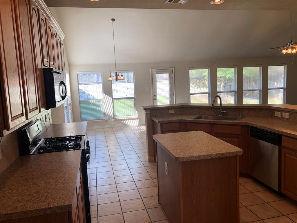 8304 Hitching Trail