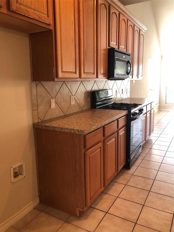 8304 Hitching Trail