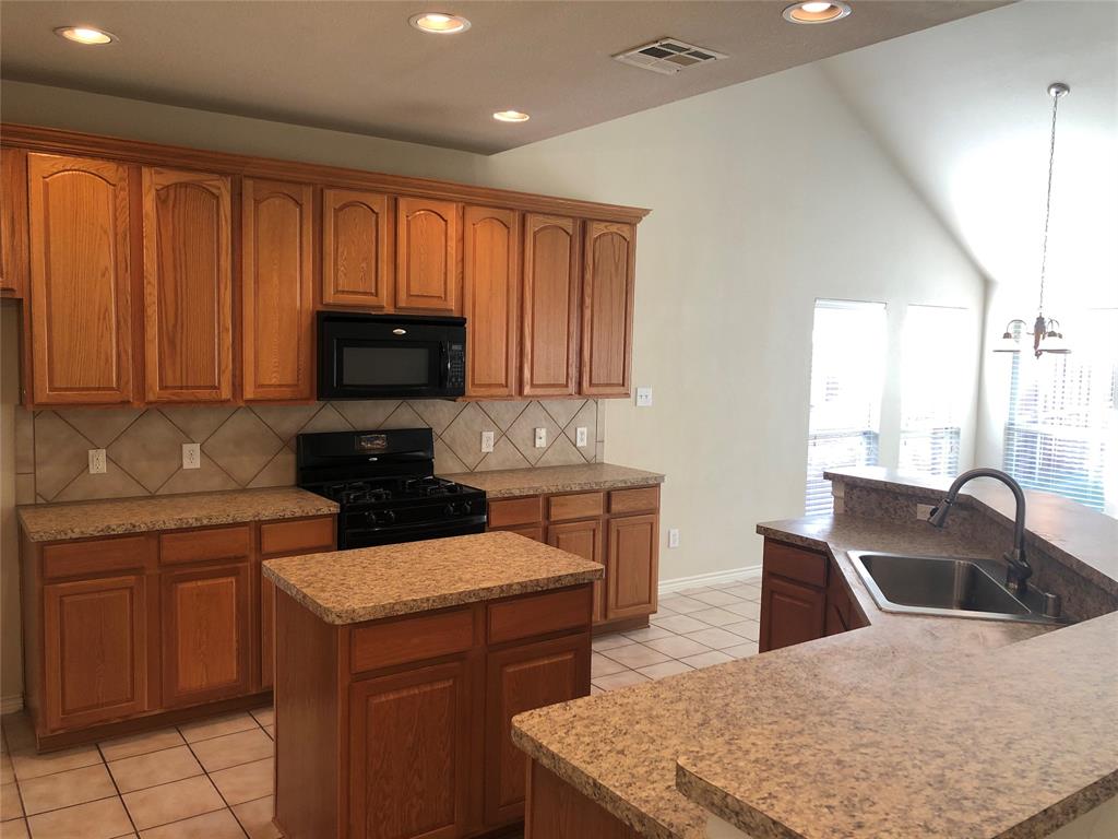 8304 Hitching Trail